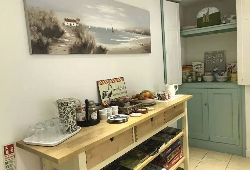 Cliff House Bed And Breakfast