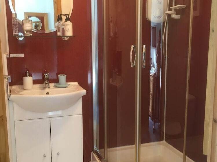 Cliff House Bed And Breakfast