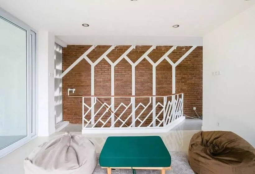 Hotelli Reddoorz Near Universitas Islam Indonesia