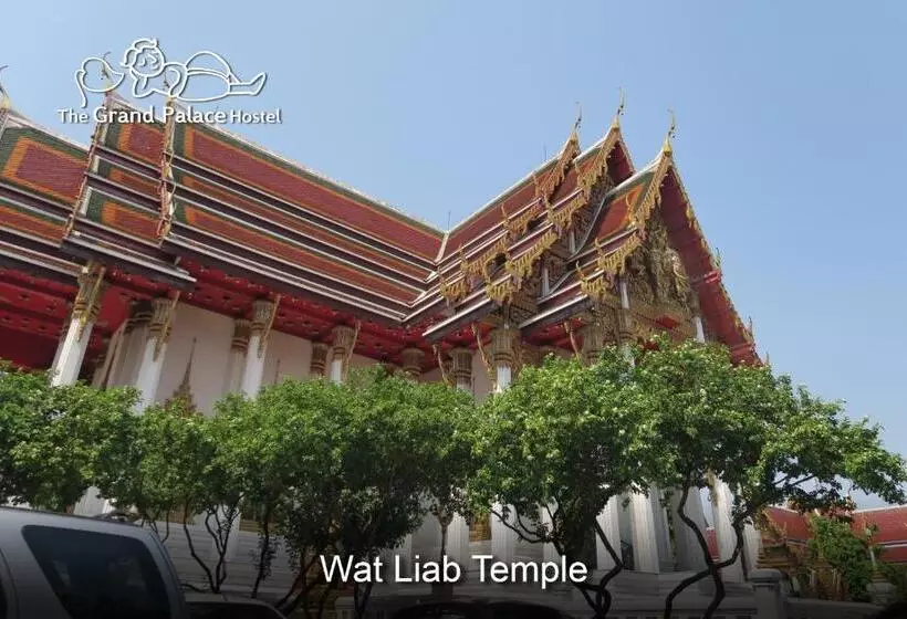 هتل The Grand Palace Hostel