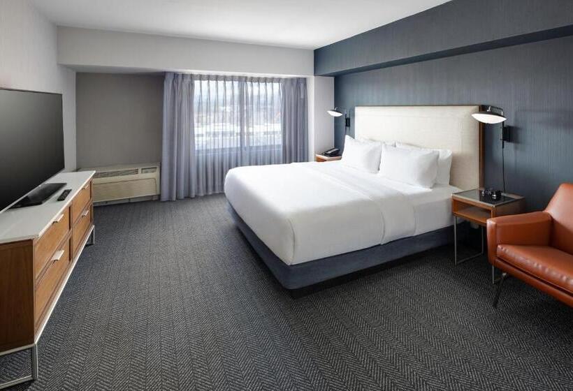 Отель Courtyard Shelton