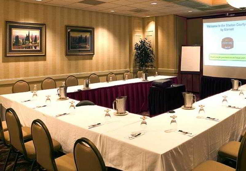 Отель Courtyard Shelton