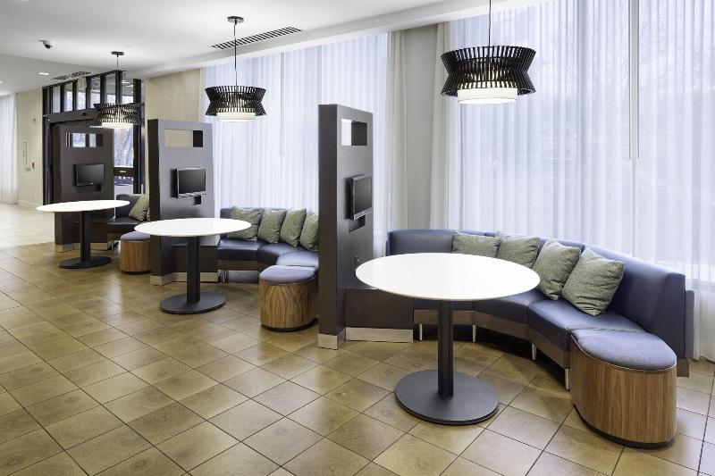 Отель Courtyard Shelton