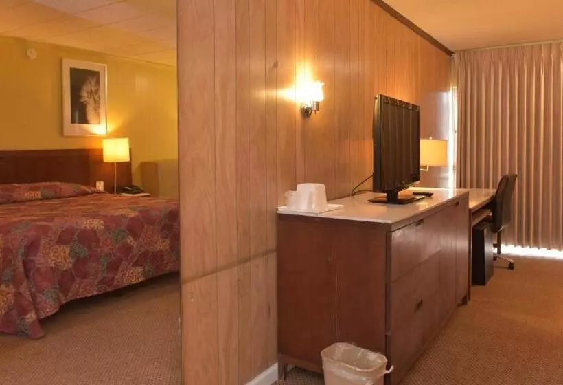 هتل Red Carpet Inn