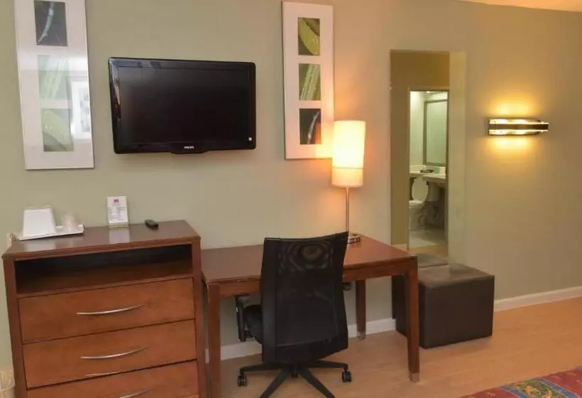 هتل Red Carpet Inn