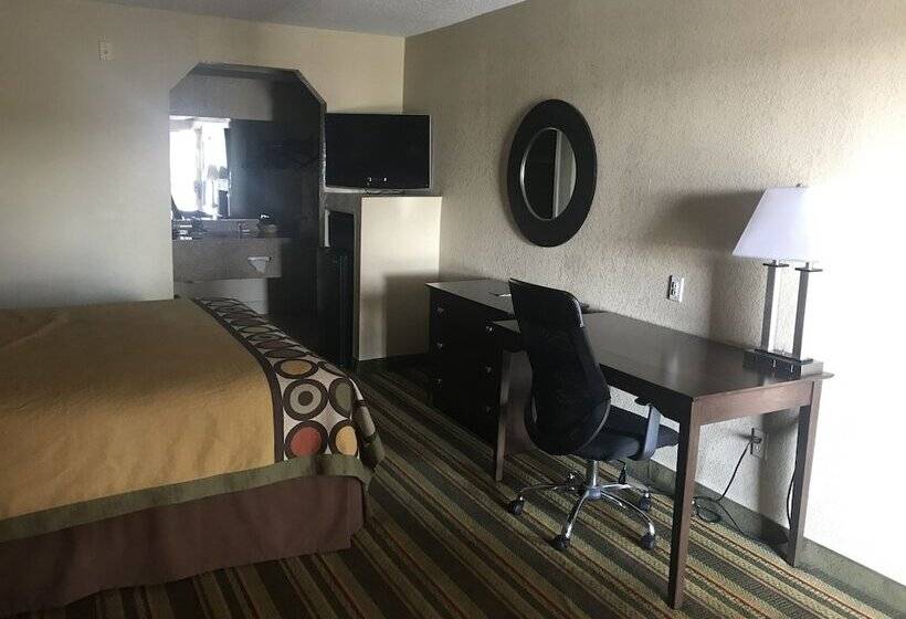 فندق Super 8 By Wyndham Monroe