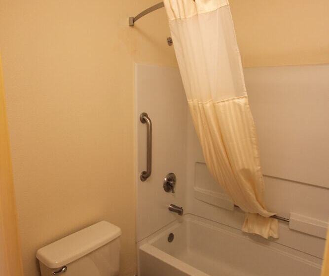 هتل Texas Inn & Suites