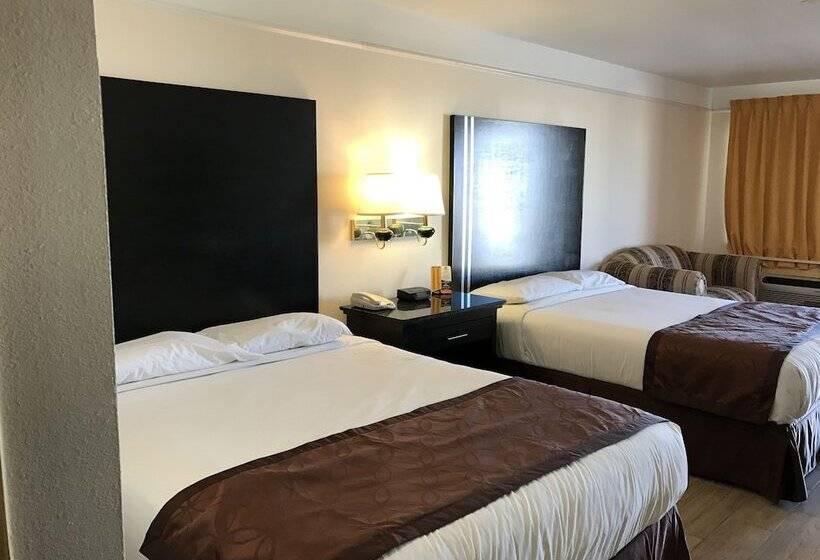 هتل Texas Inn & Suites