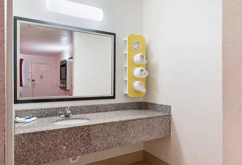 Motel 6san Antonio, Tx  Fiesta Trails