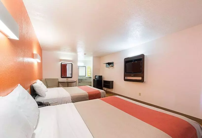 Motel 6san Antonio, Tx  Fiesta Trails
