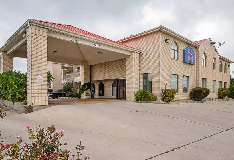 Motel 6san Antonio, Tx  Fiesta Trails