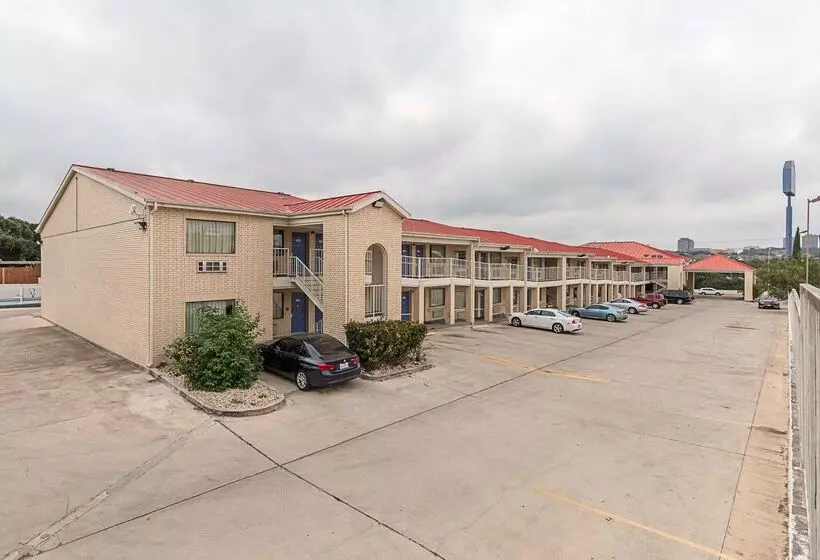 Motel 6san Antonio, Tx  Fiesta Trails