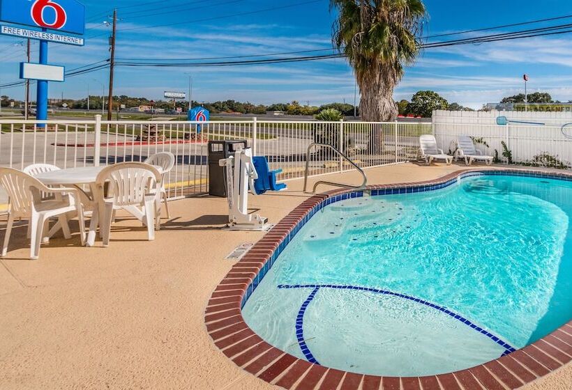 Motel 6 San Marcos, Tx  North