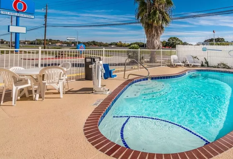 Motel 6 San Marcos, Tx  North