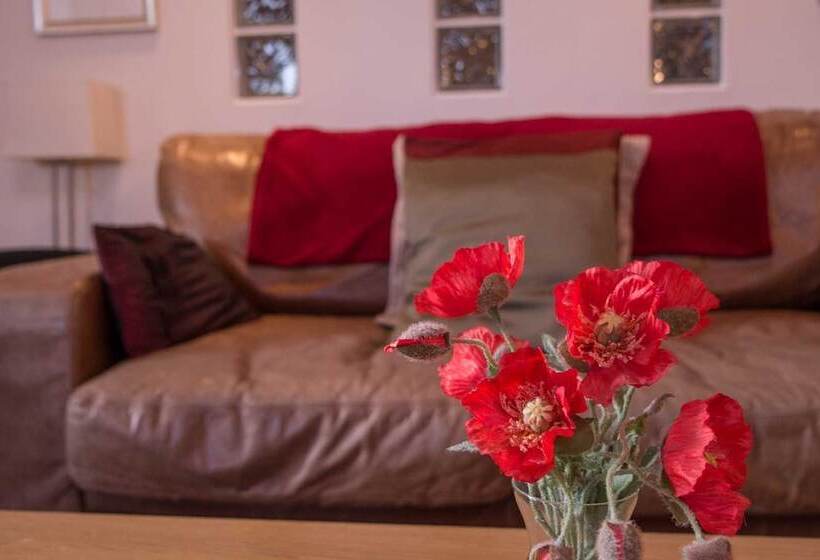 Port Charlotte Holidays