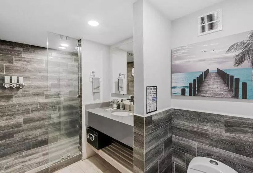 Hotelli Iguana Surf Camp