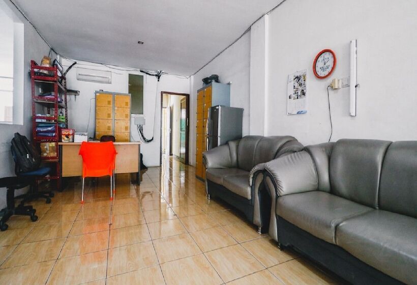 בית מלון כפרי Reddoorz At Jalan Japaris Medan