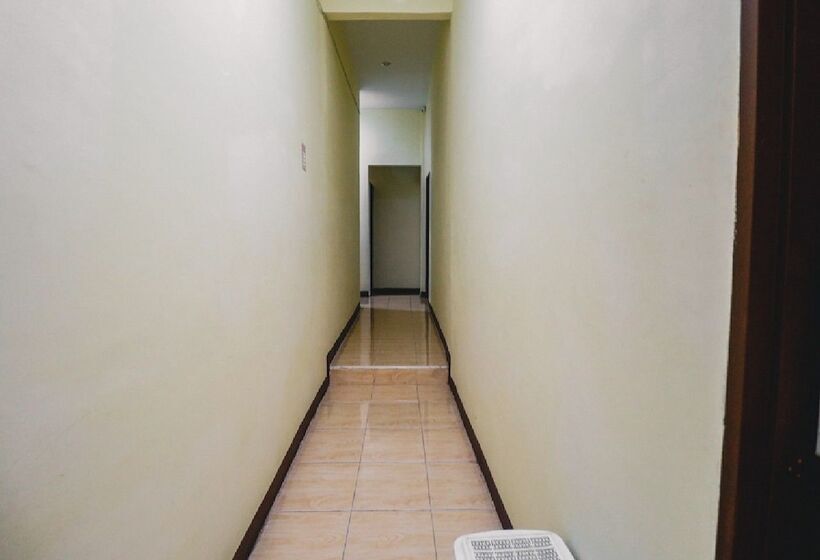 בית מלון כפרי Reddoorz At Jalan Japaris Medan