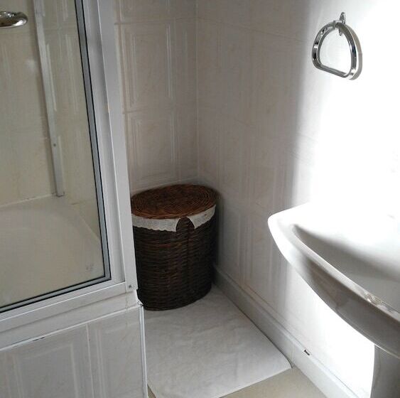 پانسیون Lapeng Home Away From Home