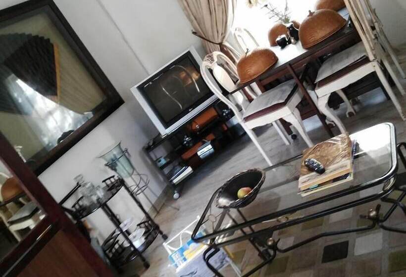 پانسیون Lapeng Home Away From Home