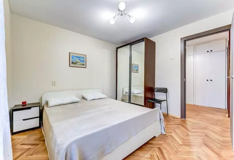 Ag Apartment Varshavskaya 63 1