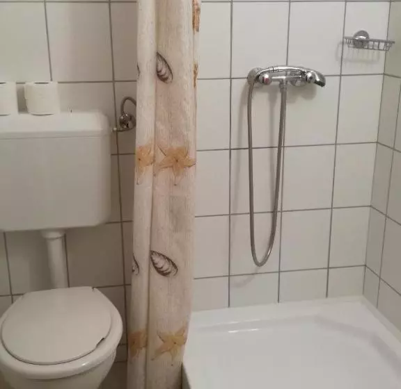 Retkeilymaja Tihany Község önkormányzat   Ifjúsági Szállás