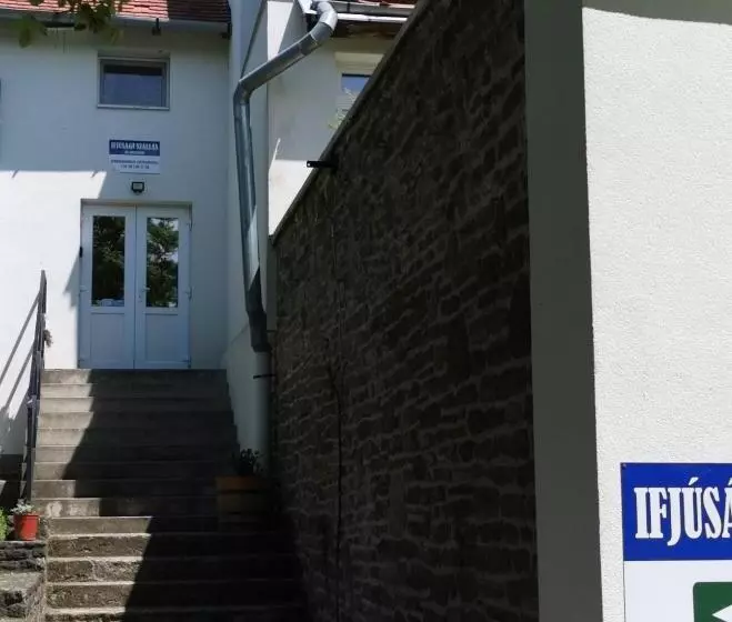 Retkeilymaja Tihany Község önkormányzat   Ifjúsági Szállás