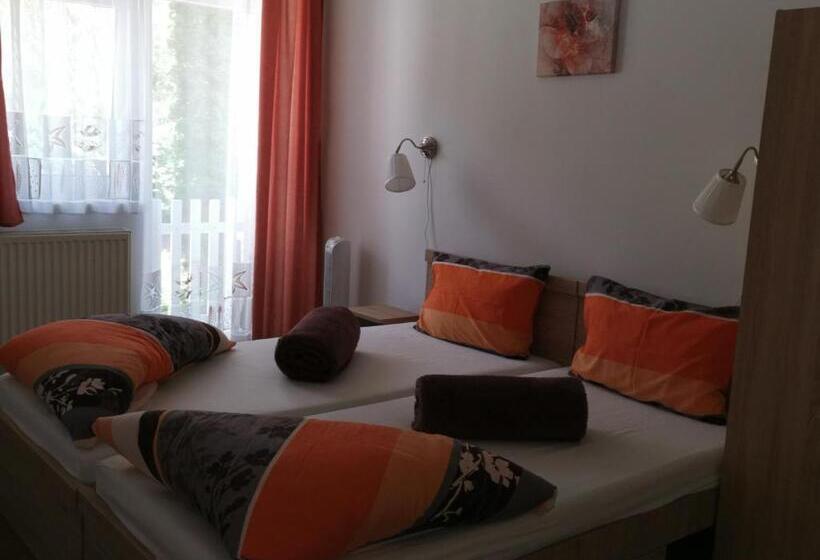 Hostel Tihany Község önkormányzat   Ifjúsági Szállás