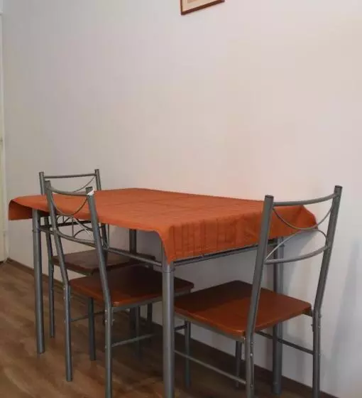 Retkeilymaja Tihany Község önkormányzat   Ifjúsági Szállás