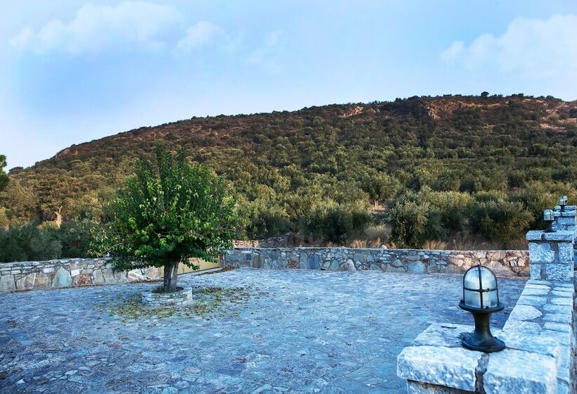 Family Vacation Home With Views In Heart Of Mani