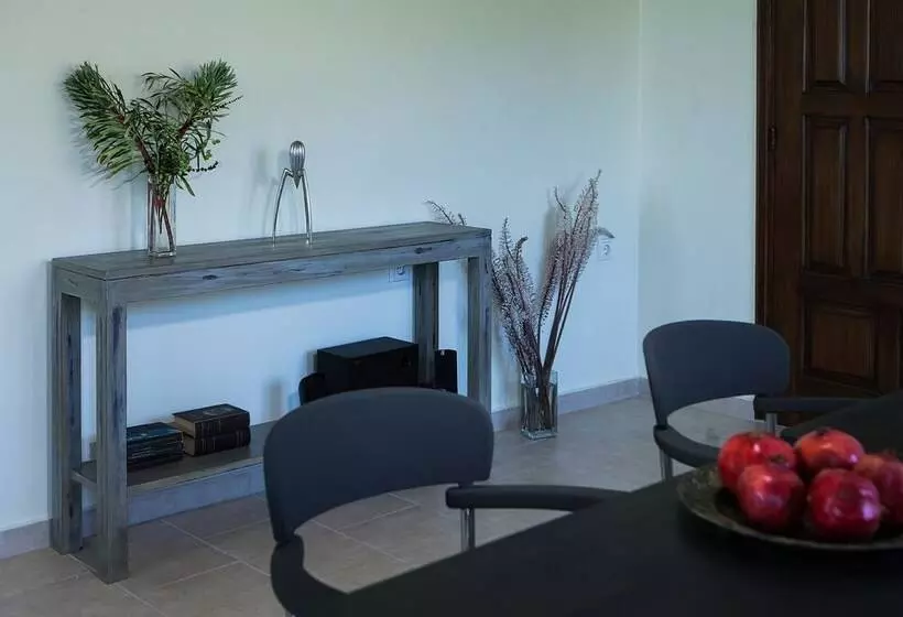 Family Vacation Home With Views In Heart Of Mani