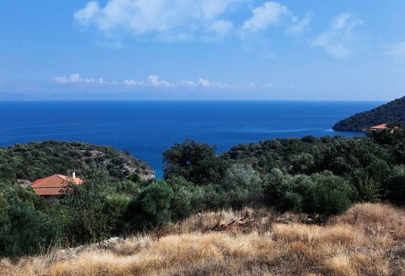 Family Vacation Home With Views In Heart Of Mani