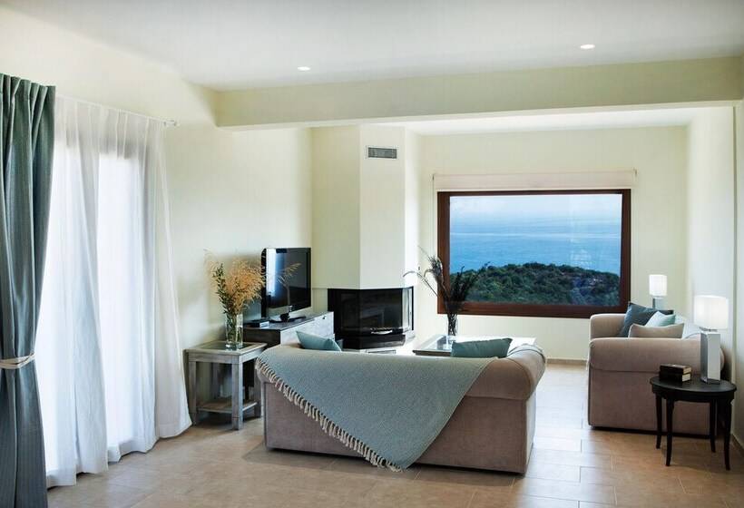 Family Vacation Home With Views In Heart Of Mani