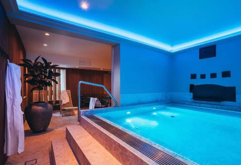 Stora Hotellet I Fjällbacka