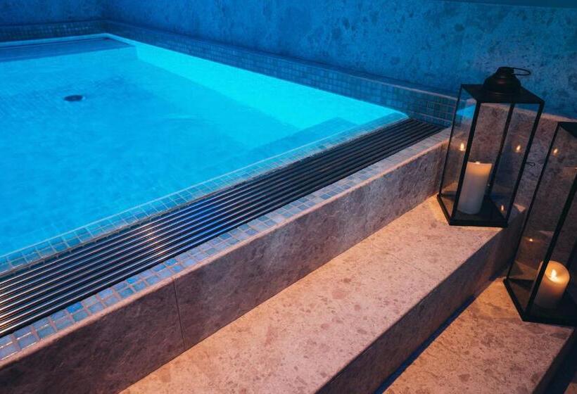 Stora Hotellet I Fjällbacka