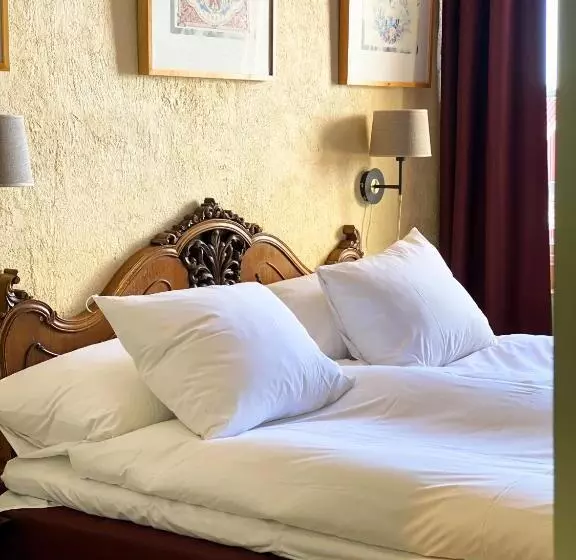 Stora Hotellet I Fjällbacka