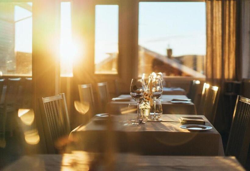 Stora Hotellet I Fjällbacka