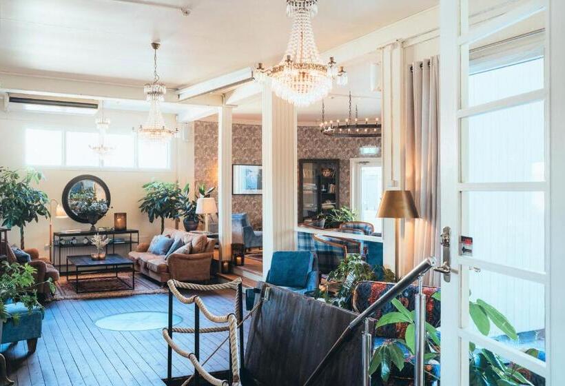 Stora Hotellet I Fjällbacka