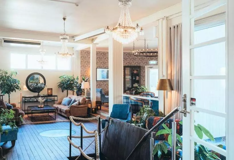 Stora Hotellet I Fjällbacka