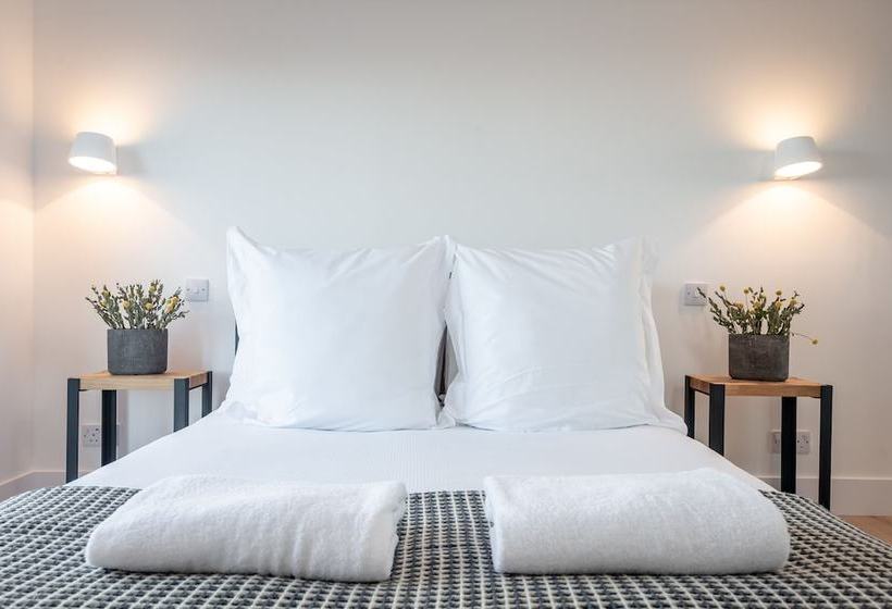 Luxury Garden Cottage Spectacular Views