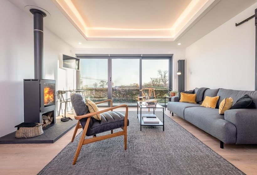 Luxury Garden Cottage Spectacular Views