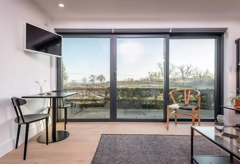 Luxury Garden Cottage Spectacular Views