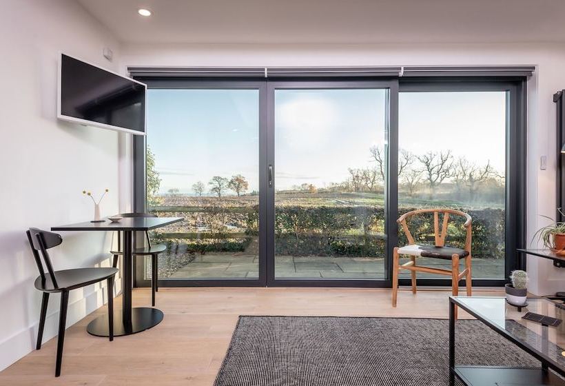 Luxury Garden Cottage Spectacular Views