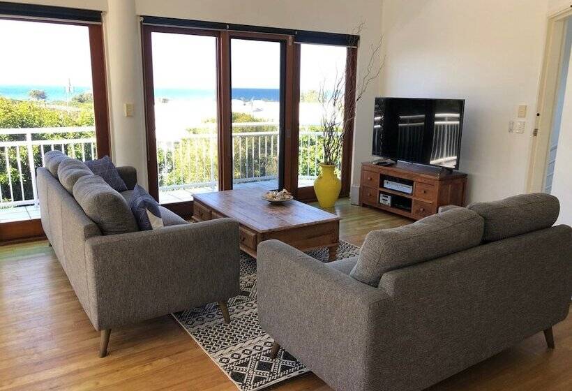 Notre Reve   2/4 Brolga Place