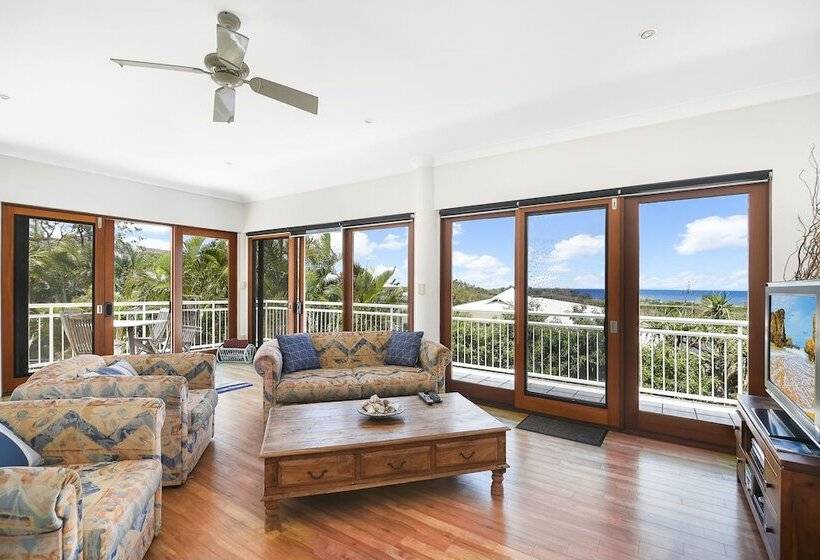 Notre Reve   2/4 Brolga Place