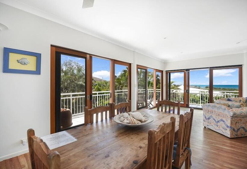 Notre Reve   2/4 Brolga Place