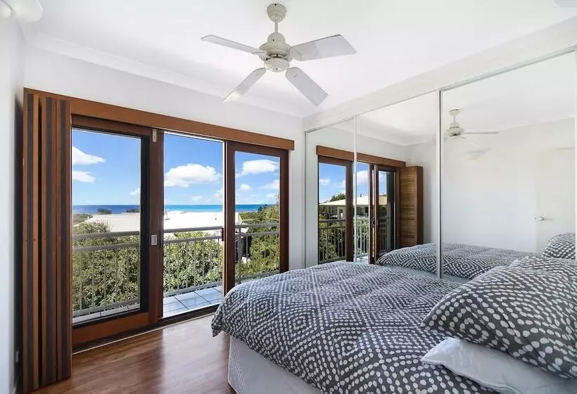 Notre Reve   2/4 Brolga Place