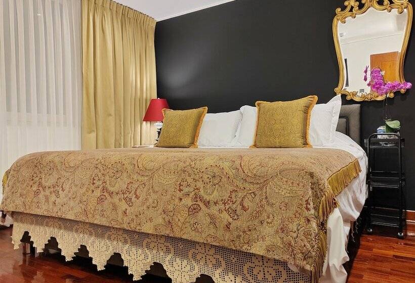 بنسيون Ana Frank Boutique