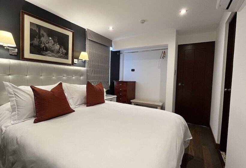 بنسيون Ana Frank Boutique