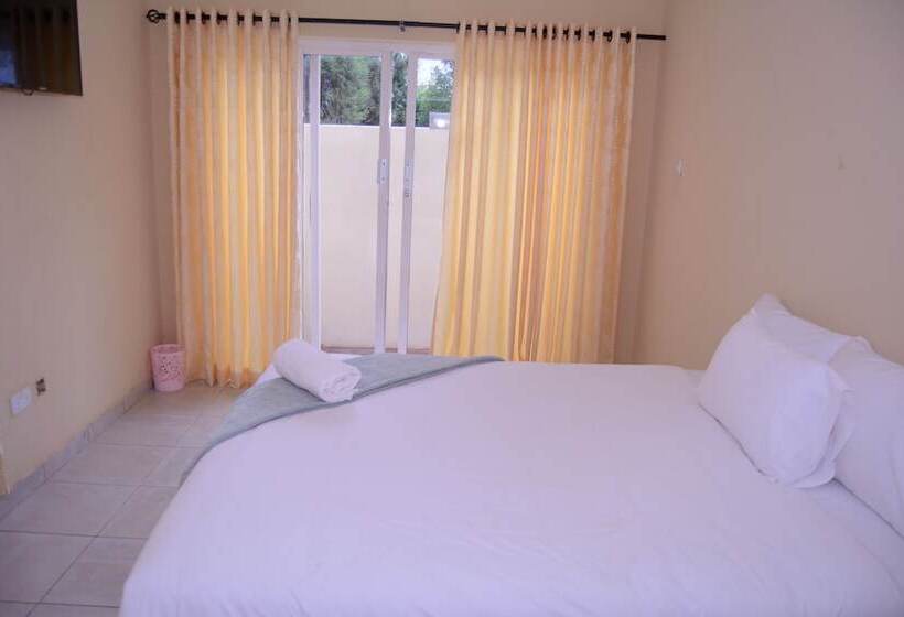 پانسیون Royal Guest House